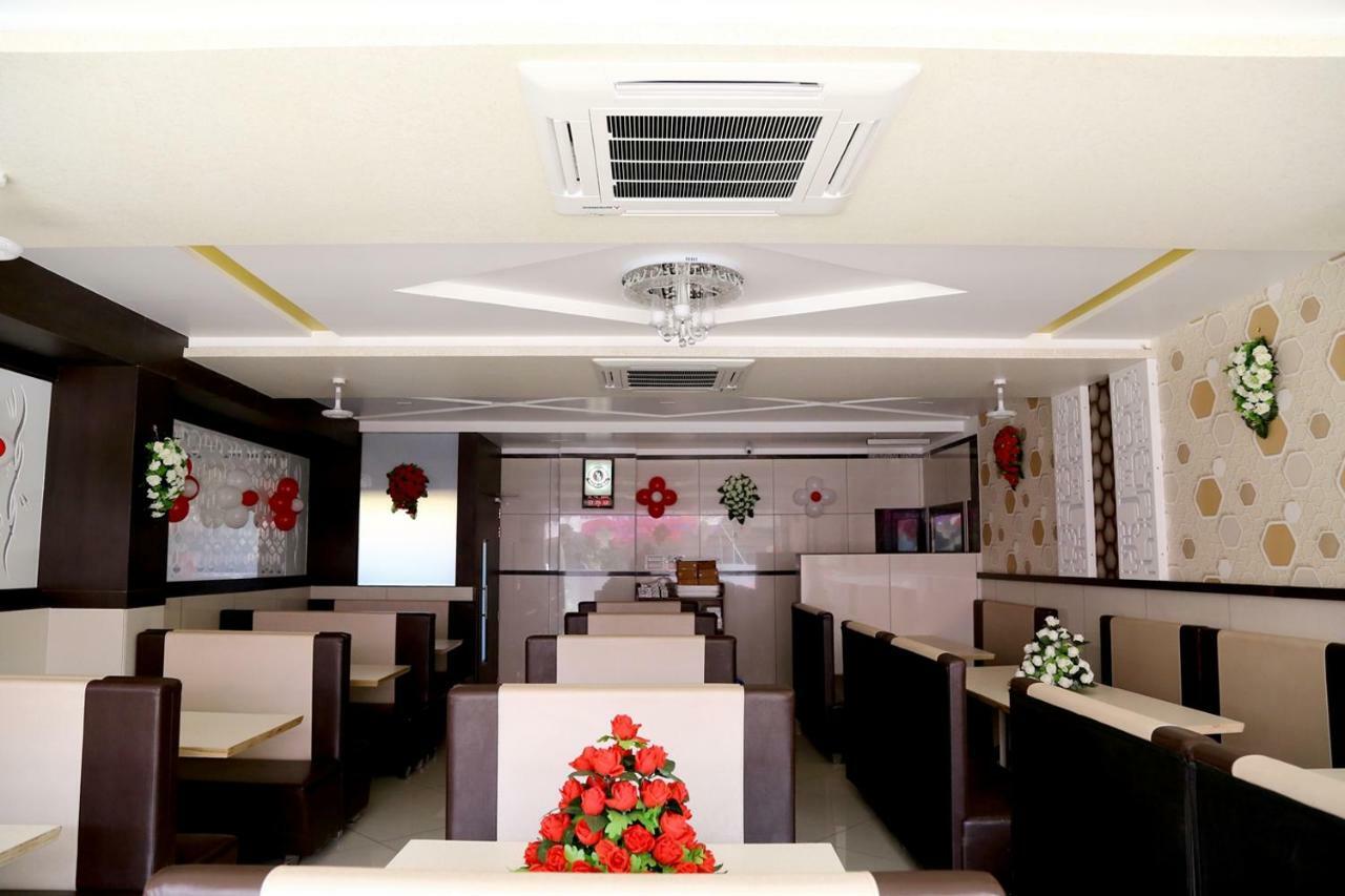 Hotel Shahi Darbar Navsari 外观 照片