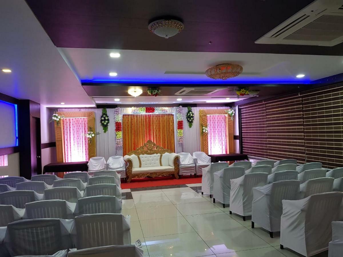 Hotel Shahi Darbar Navsari 外观 照片