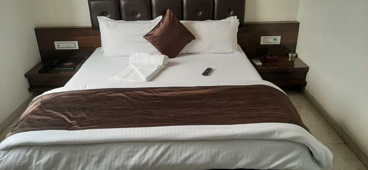 Hotel Shahi Darbar Navsari 外观 照片